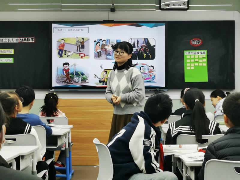 卢苏雅.jpg 卢苏雅.jpg