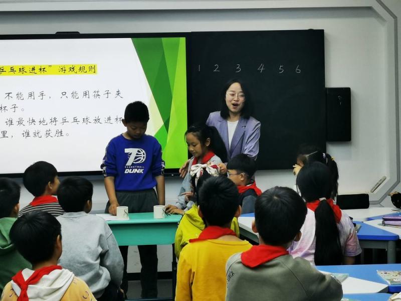 杨红燕.jpg 杨红燕.jpg