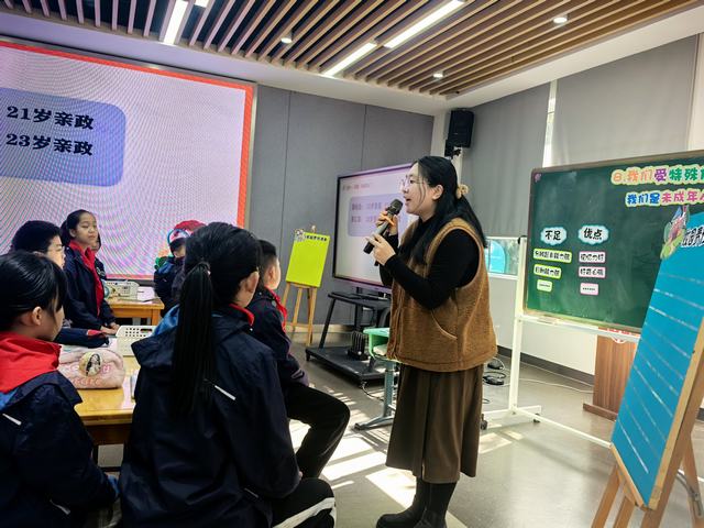 陈晓兰.jpg 陈晓兰.jpg